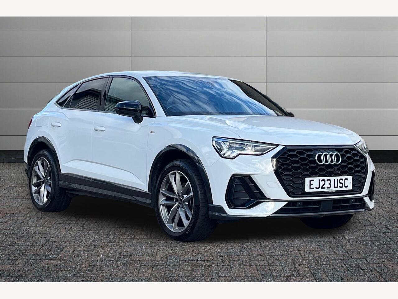 Main listing image - Audi Q3