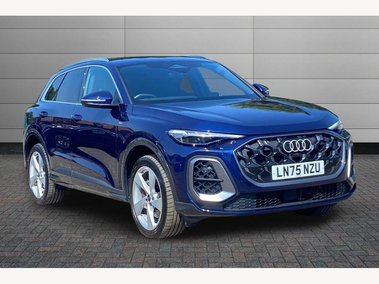 Main listing image - Audi Q5