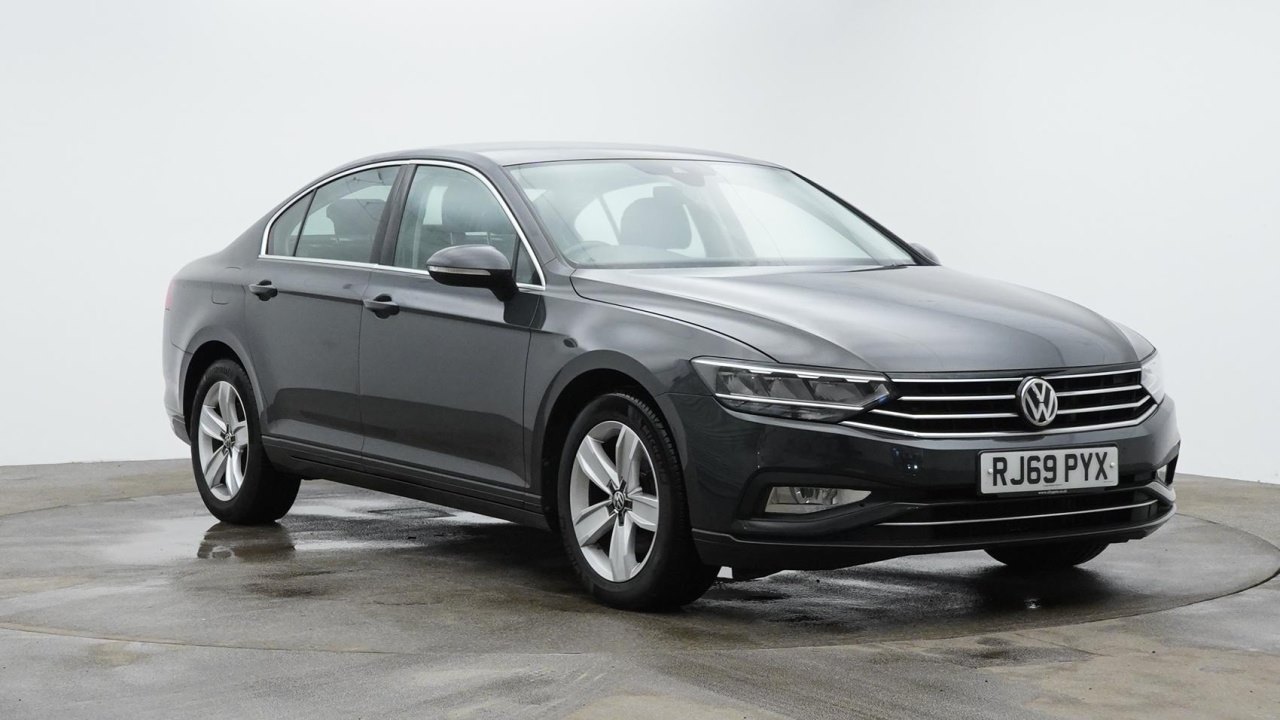 Main listing image - Volkswagen Passat