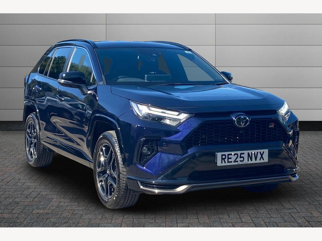 Main listing image - Toyota RAV4