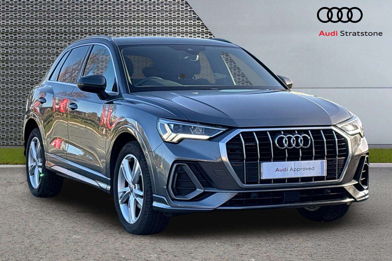 Main listing image - Audi Q3