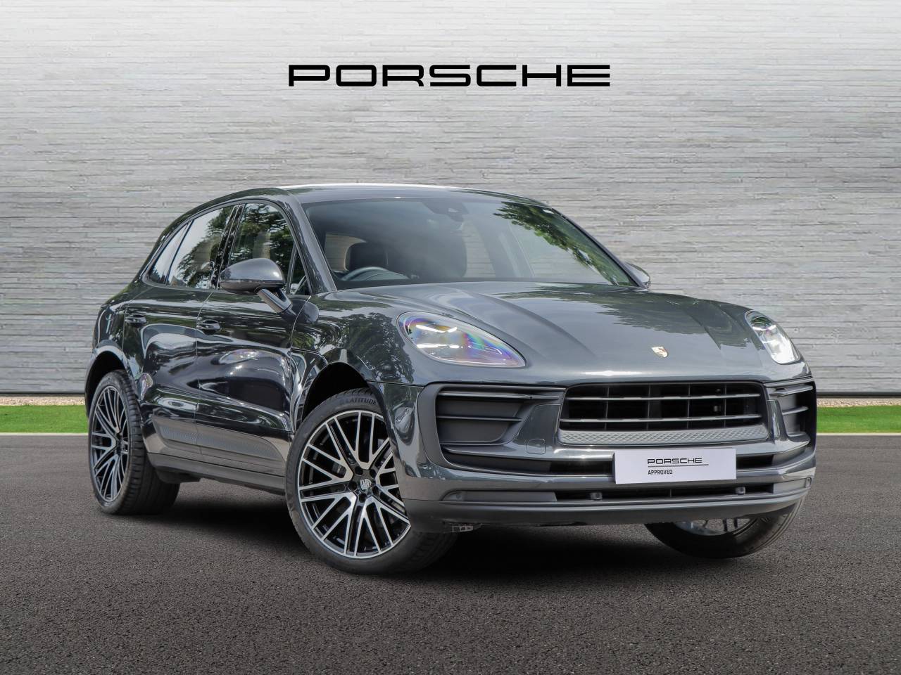 Main listing image - Porsche Macan