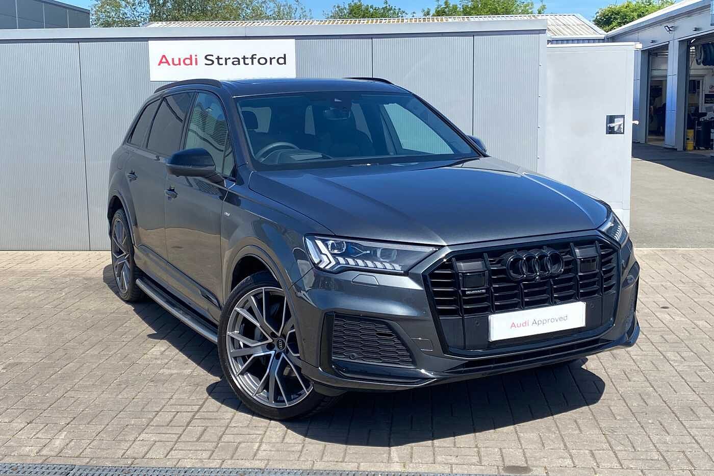 Main listing image - Audi Q7
