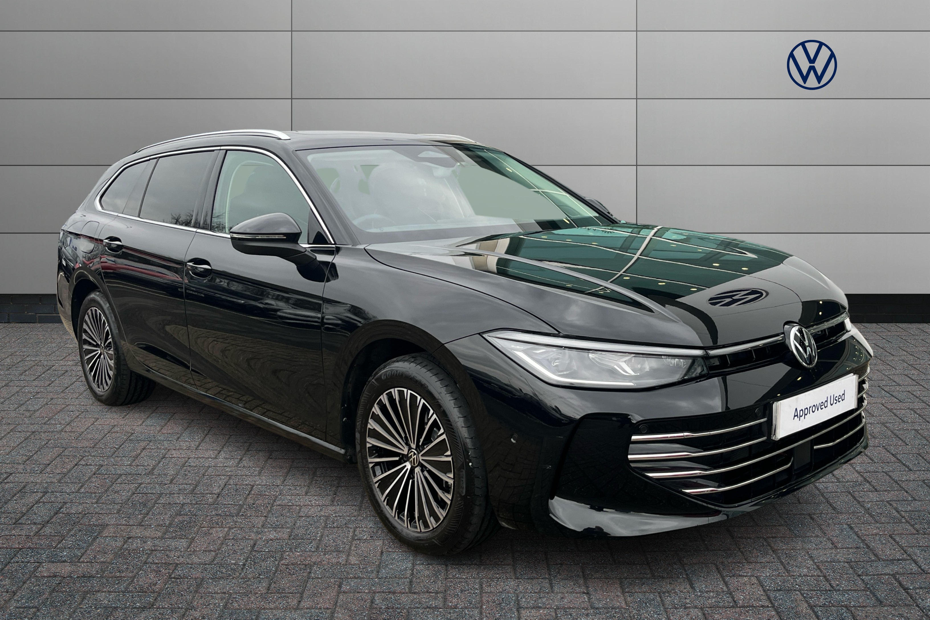 Main listing image - Volkswagen Passat Estate