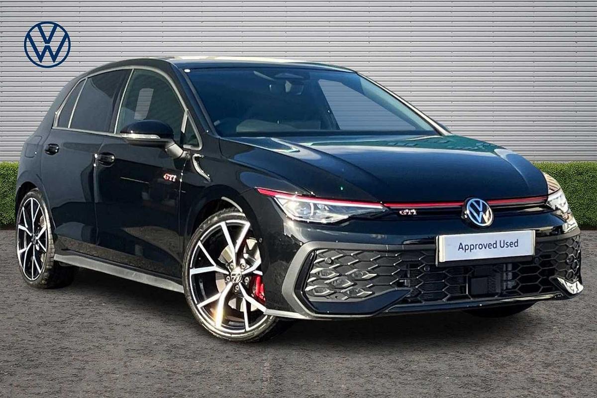 Main listing image - Volkswagen Golf