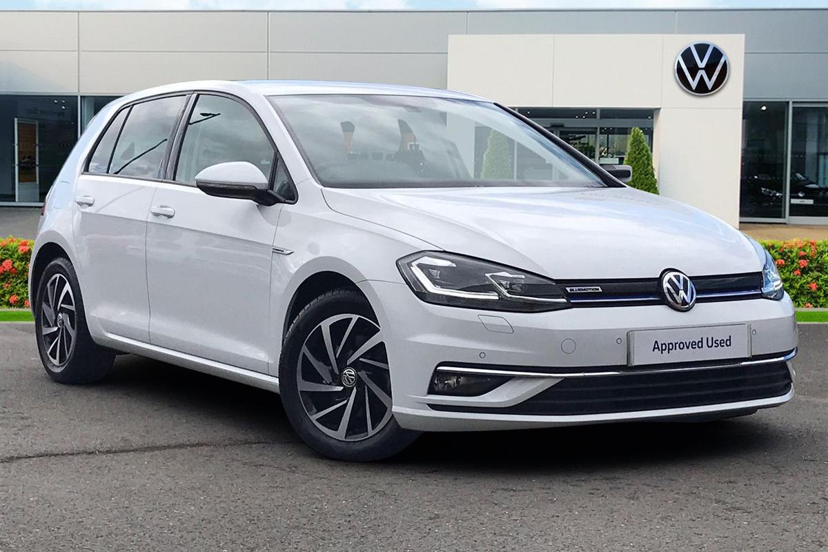 Main listing image - Volkswagen Golf