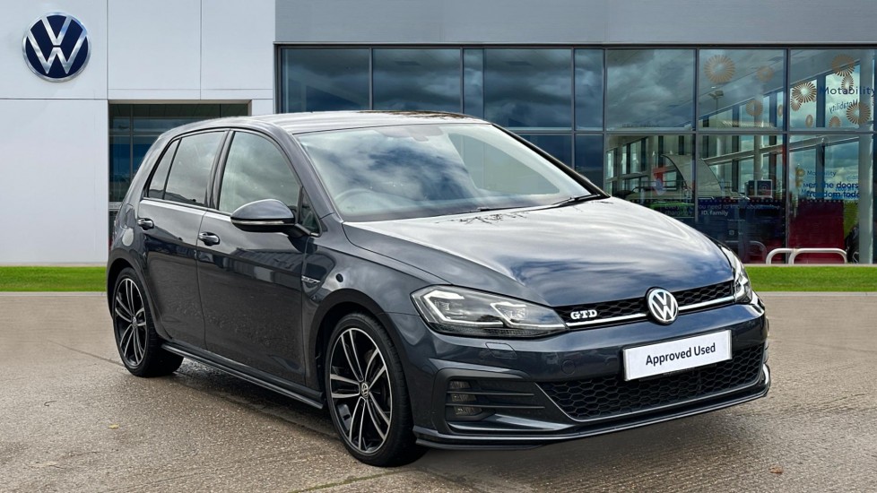 Main listing image - Volkswagen Golf