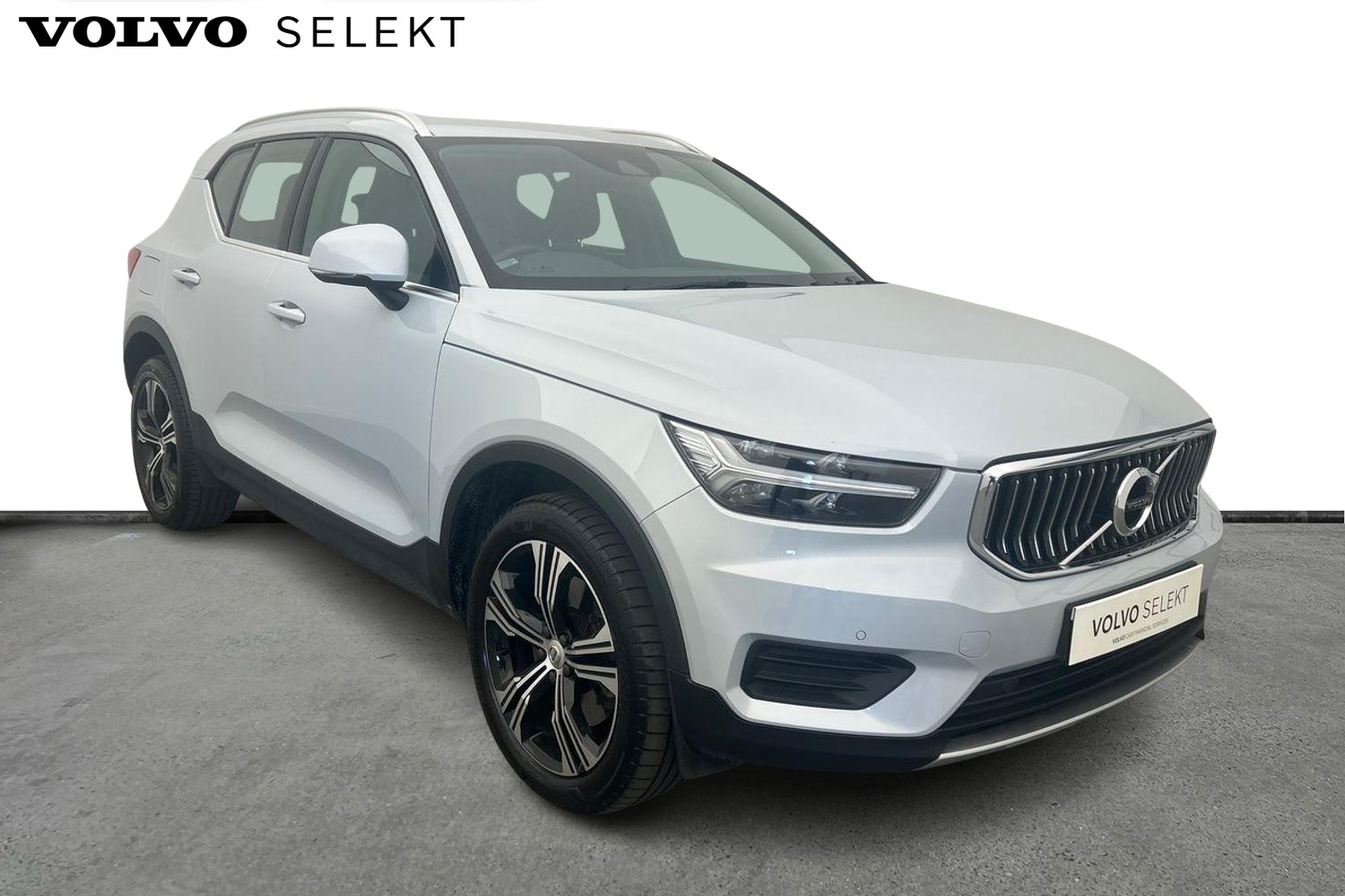 Main listing image - Volvo XC40 Recharge