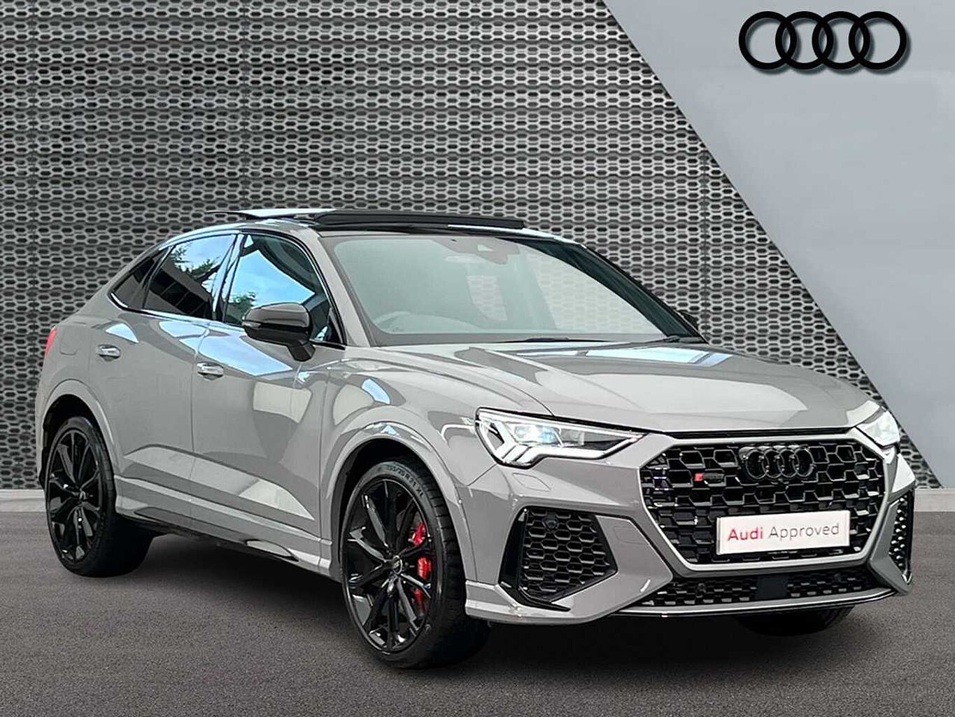 Main listing image - Audi RS Q3