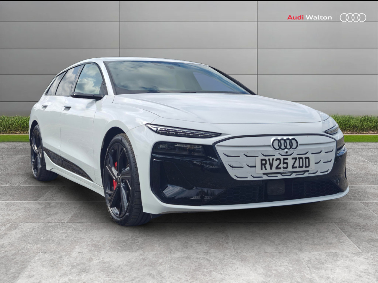 Main listing image - Audi S6