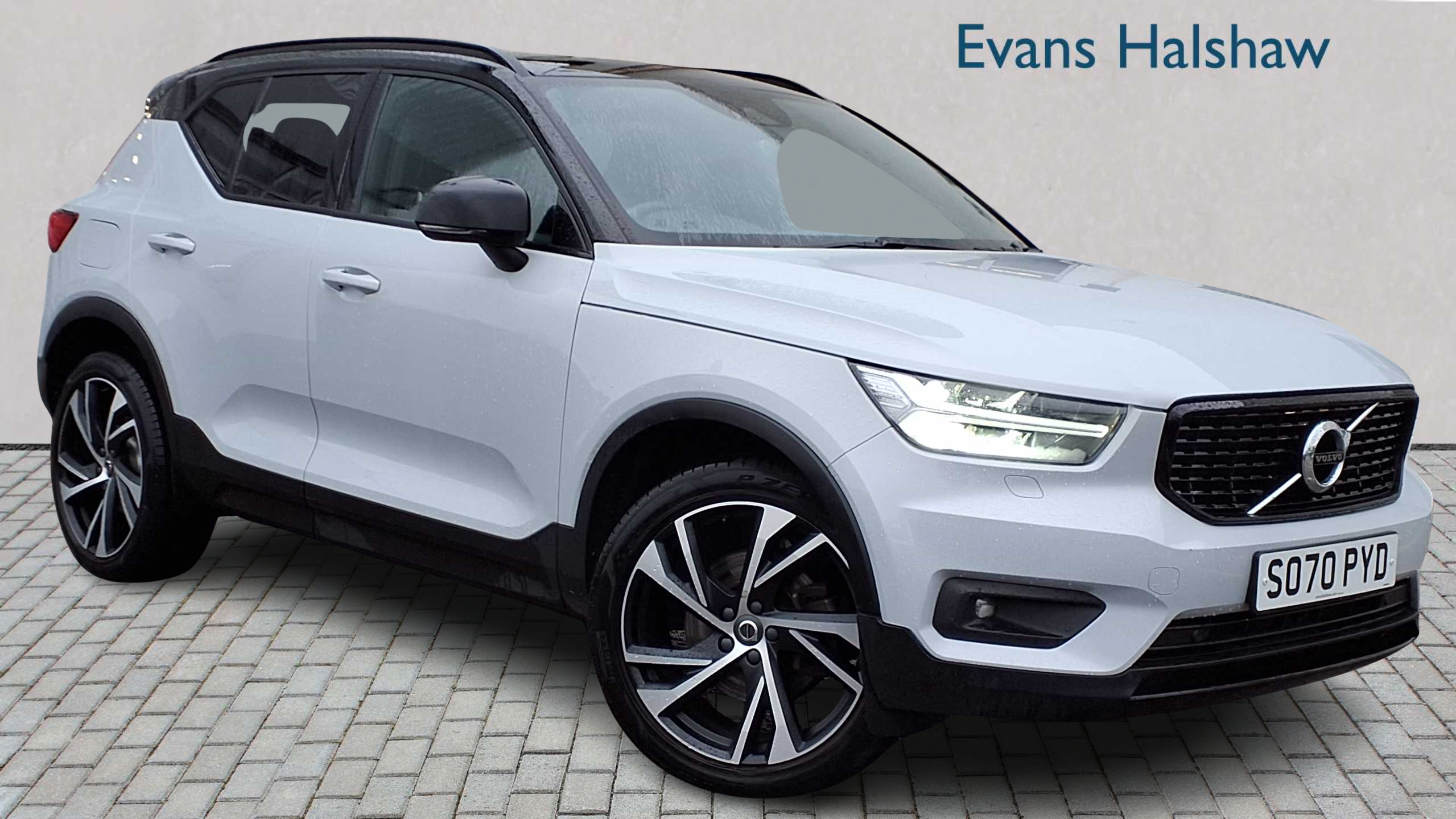Main listing image - Volvo XC40