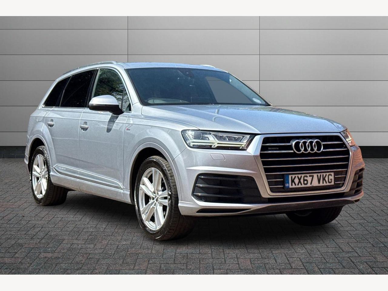 Main listing image - Audi Q7