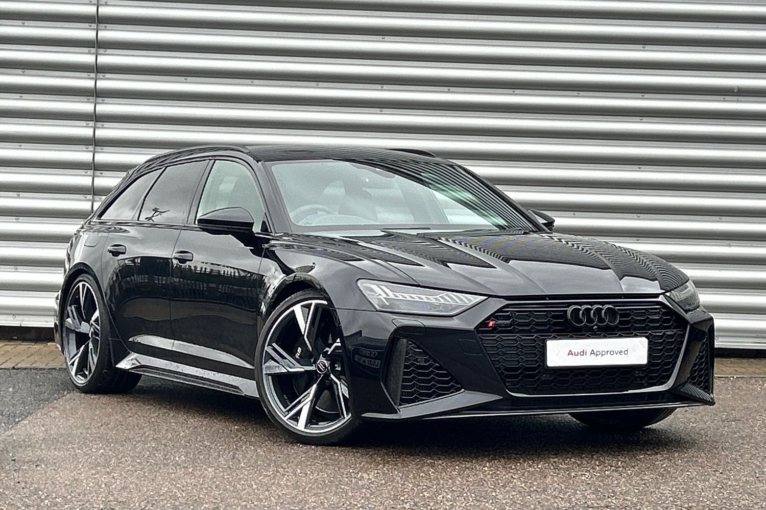 Main listing image - Audi RS6