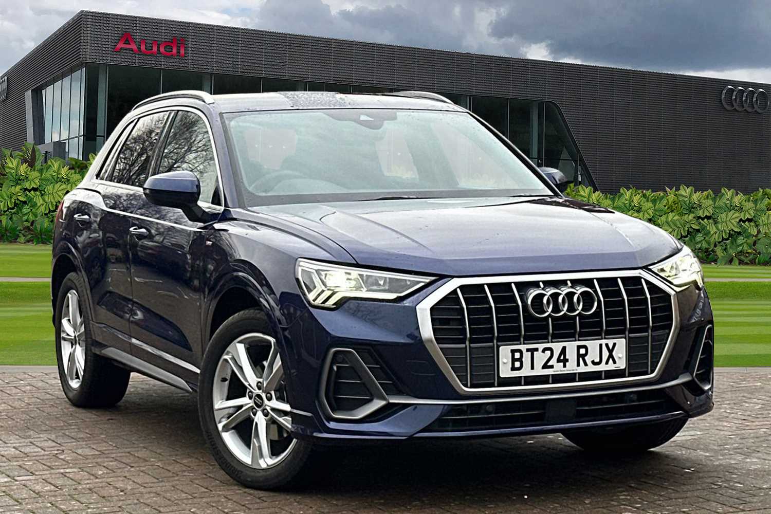 Main listing image - Audi Q3