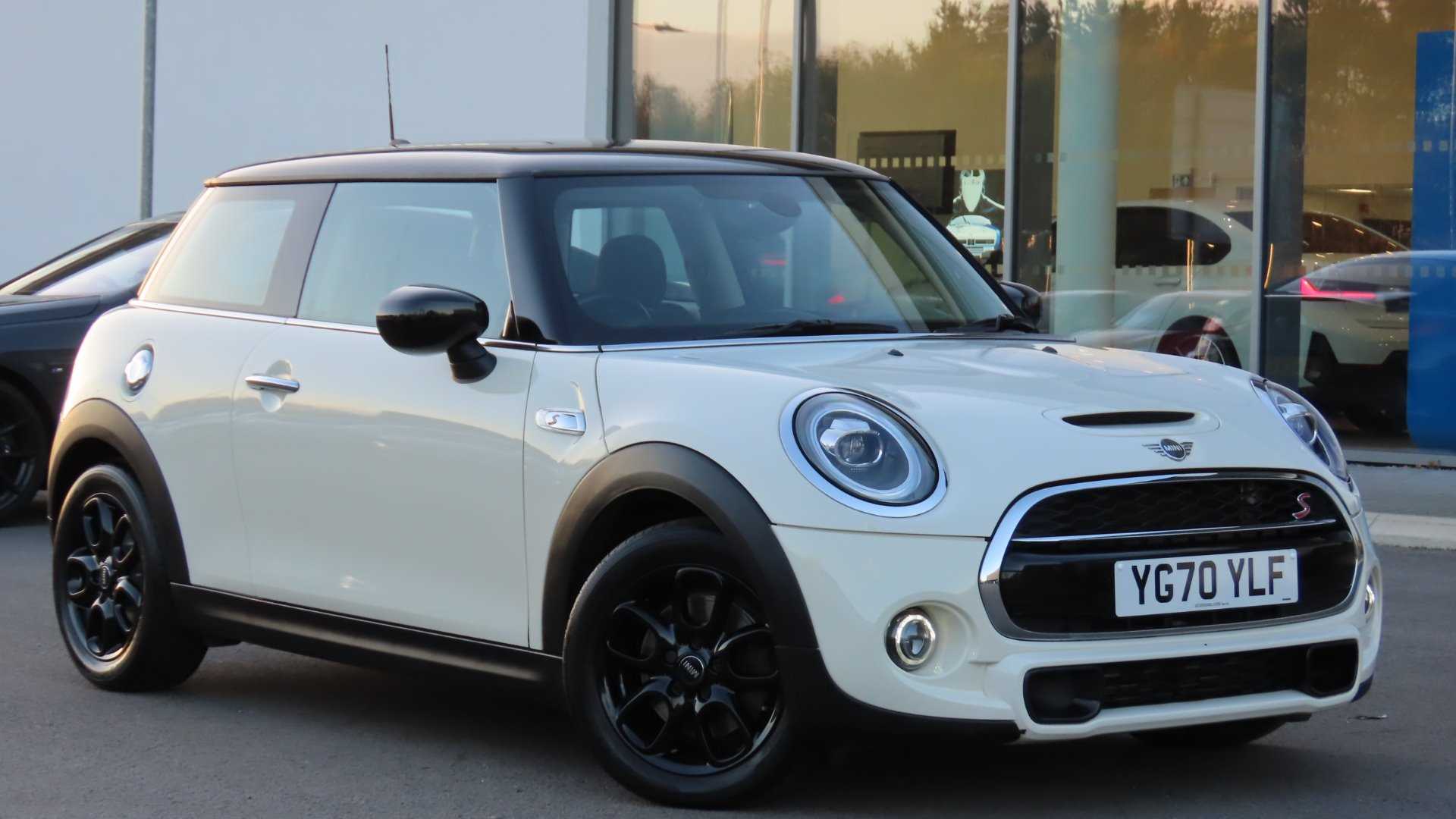 Main listing image - MINI Hatchback