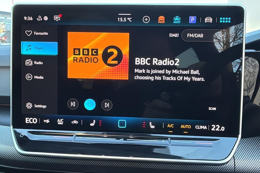 Main listing image - Volkswagen Golf GTE