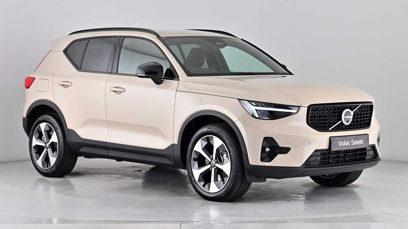 Main listing image - Volvo XC40