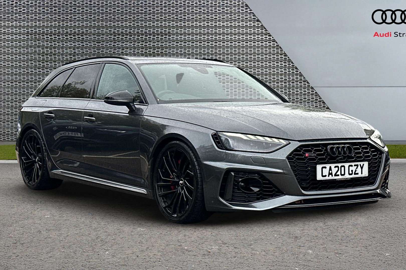 Main listing image - Audi RS4