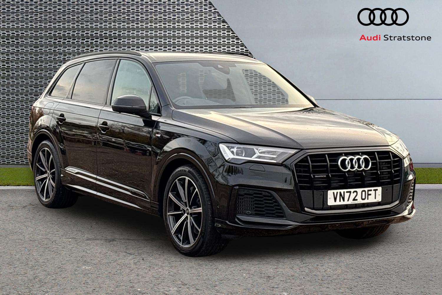 Main listing image - Audi Q7