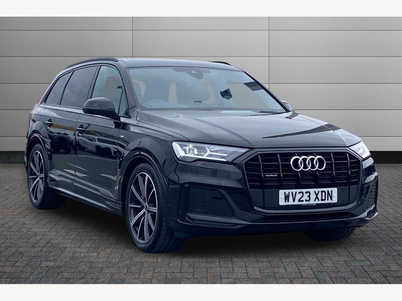 Main listing image - Audi Q7