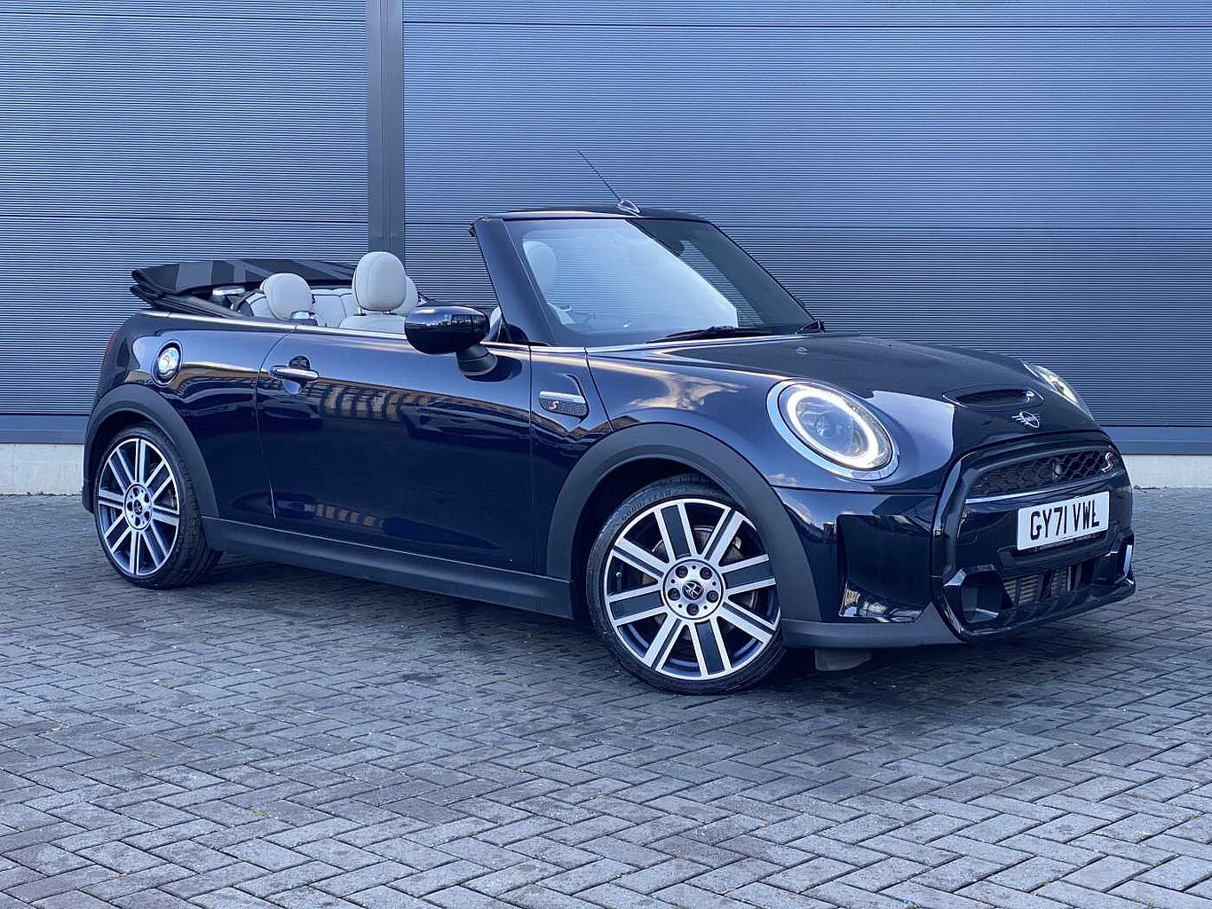 Main listing image - MINI Convertible