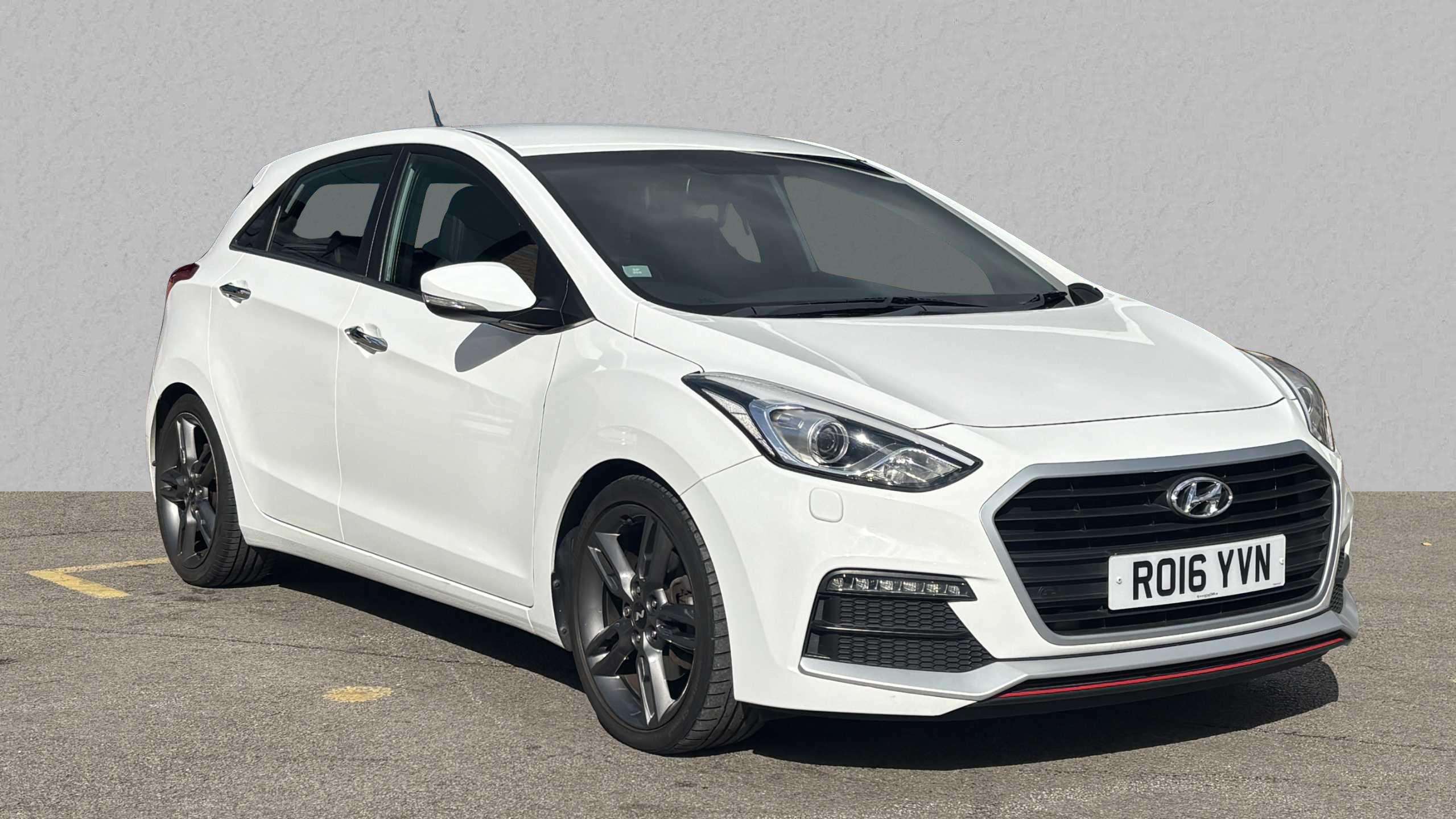 Main listing image - Hyundai i30