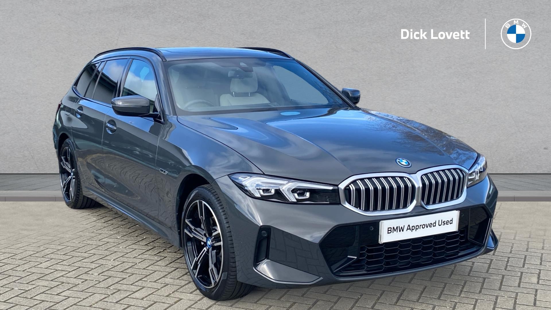 Main listing image - BMW 3 Series Touring