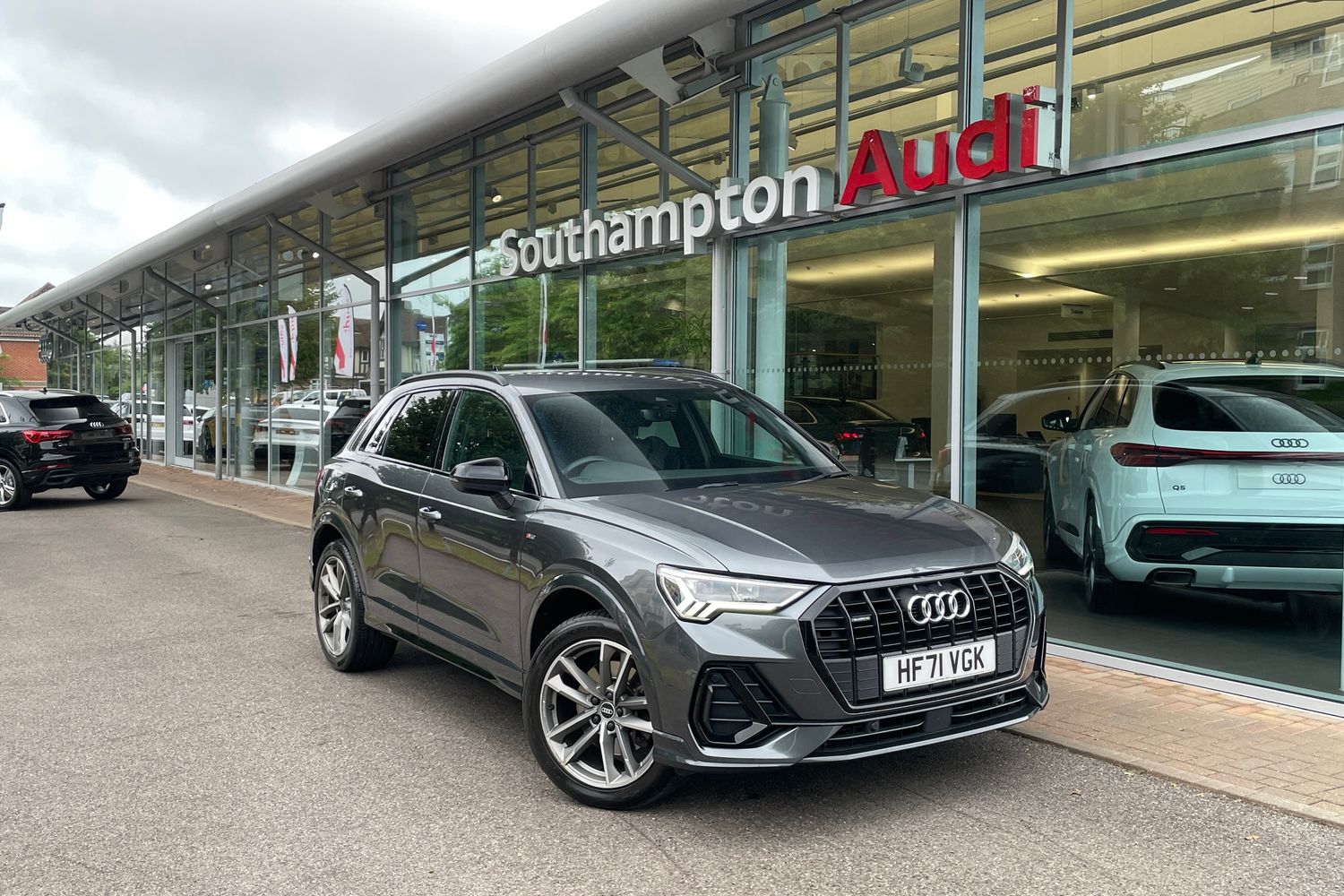 Main listing image - Audi Q3