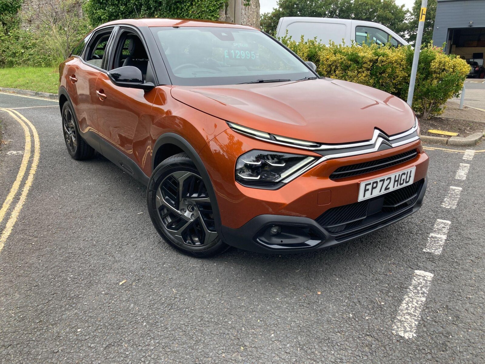 Main listing image - Citroen C4