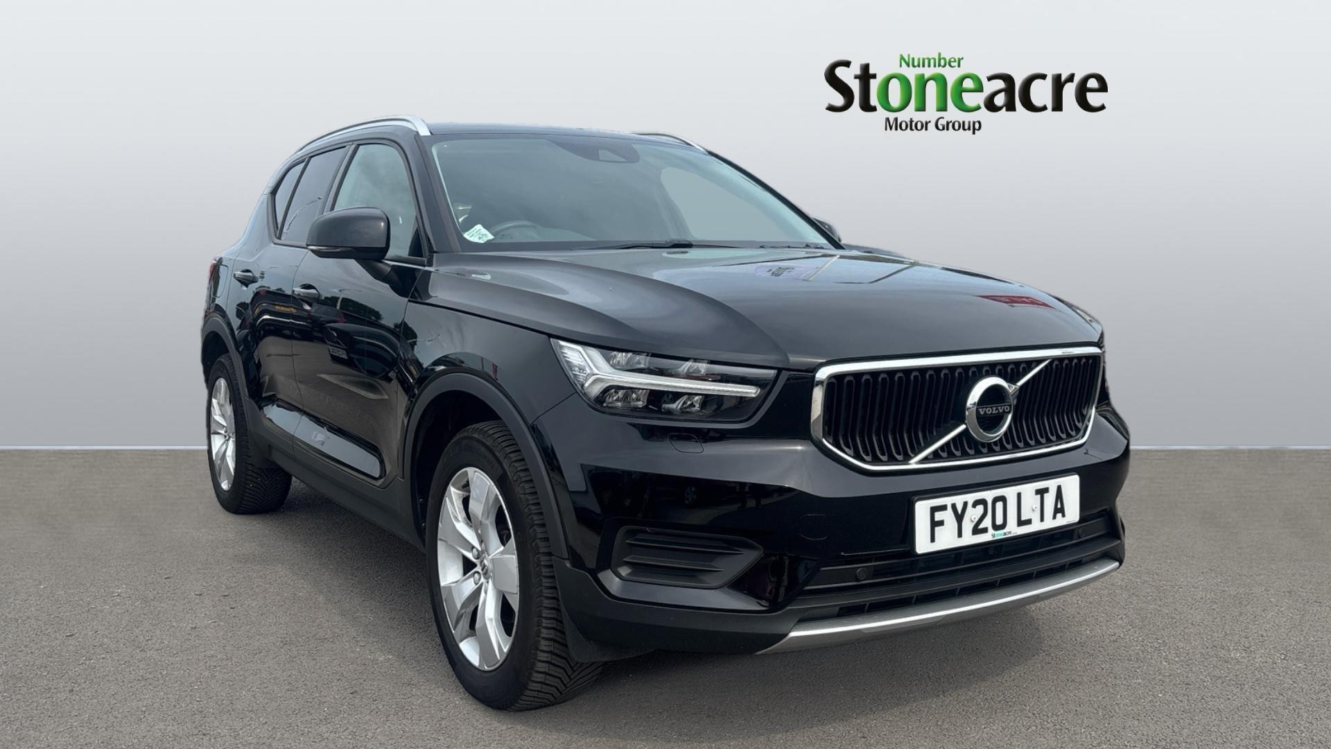 Main listing image - Volvo XC40