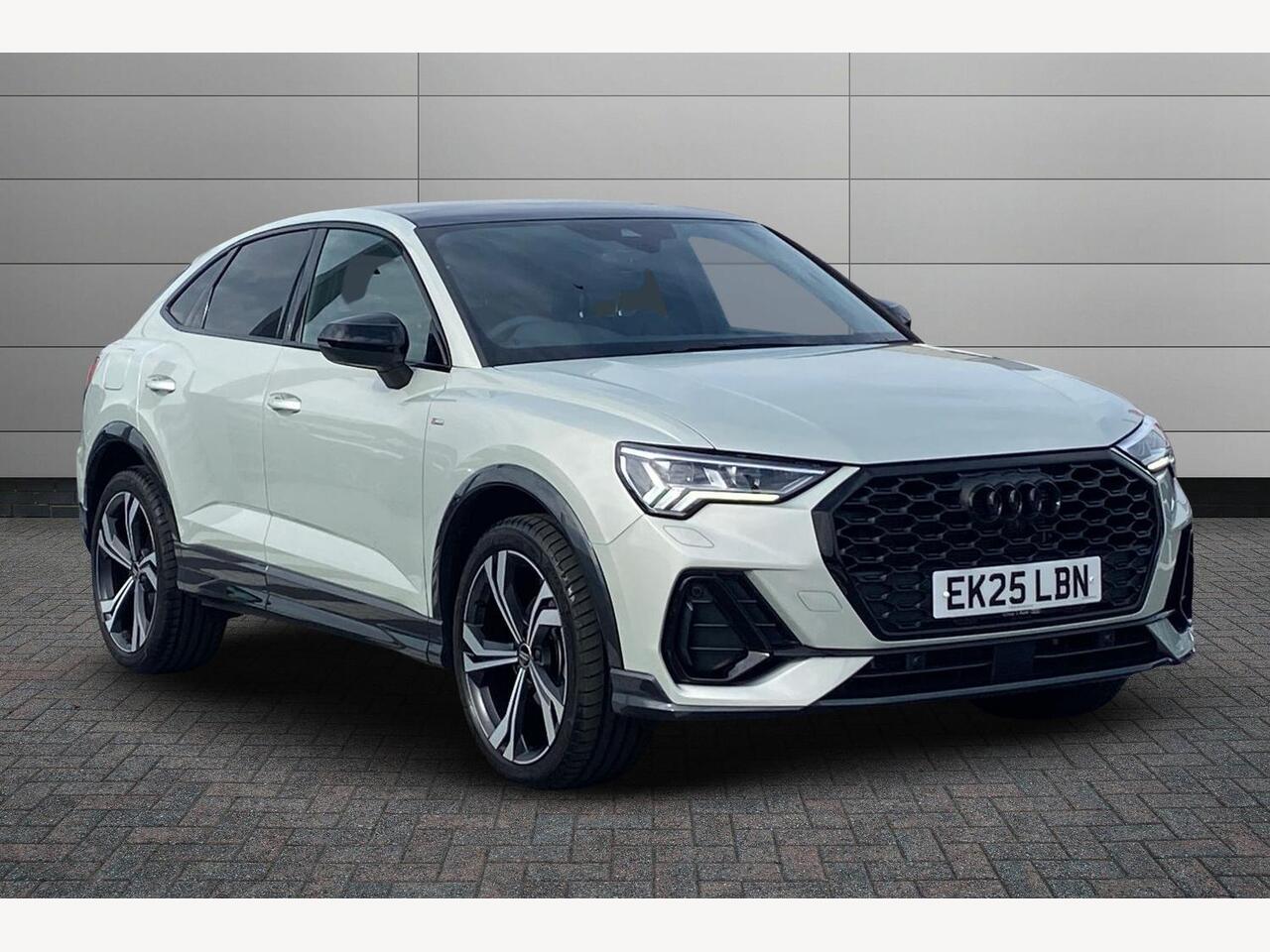 Main listing image - Audi Q3