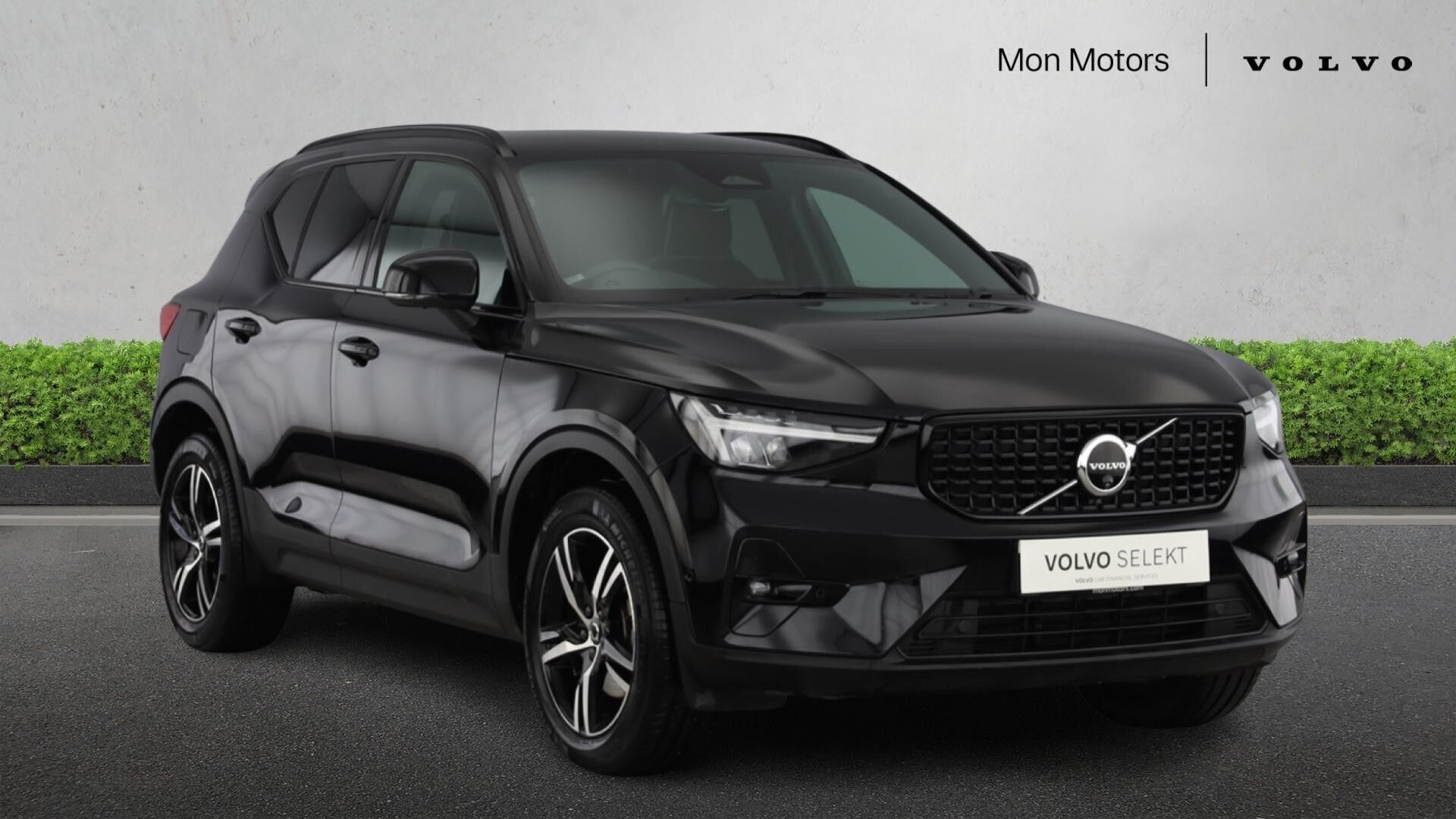 Main listing image - Volvo XC40