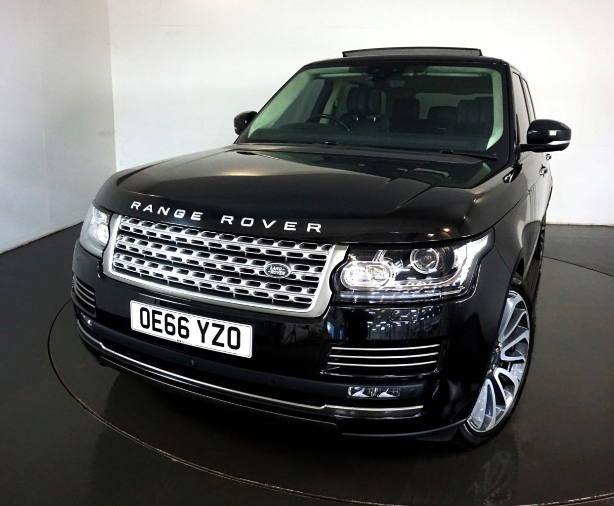 Main listing image - Land Rover Range Rover