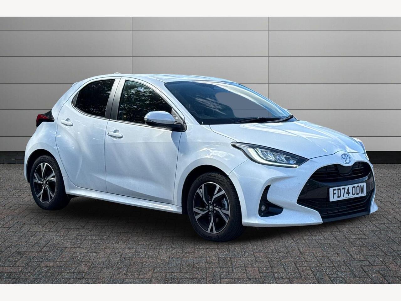 Main listing image - Toyota Yaris