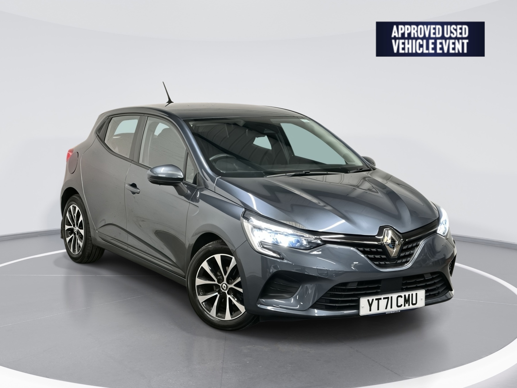 Main listing image - Renault Clio