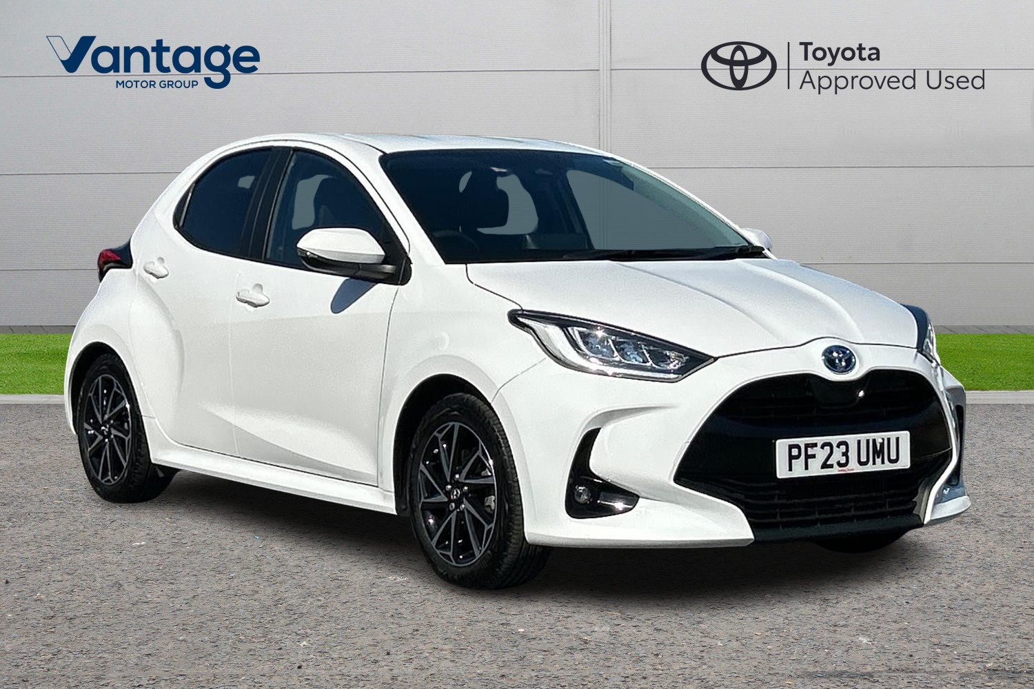 Main listing image - Toyota Yaris