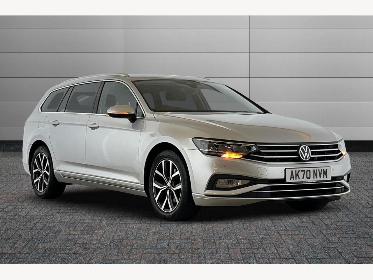 Main listing image - Volkswagen Passat Estate