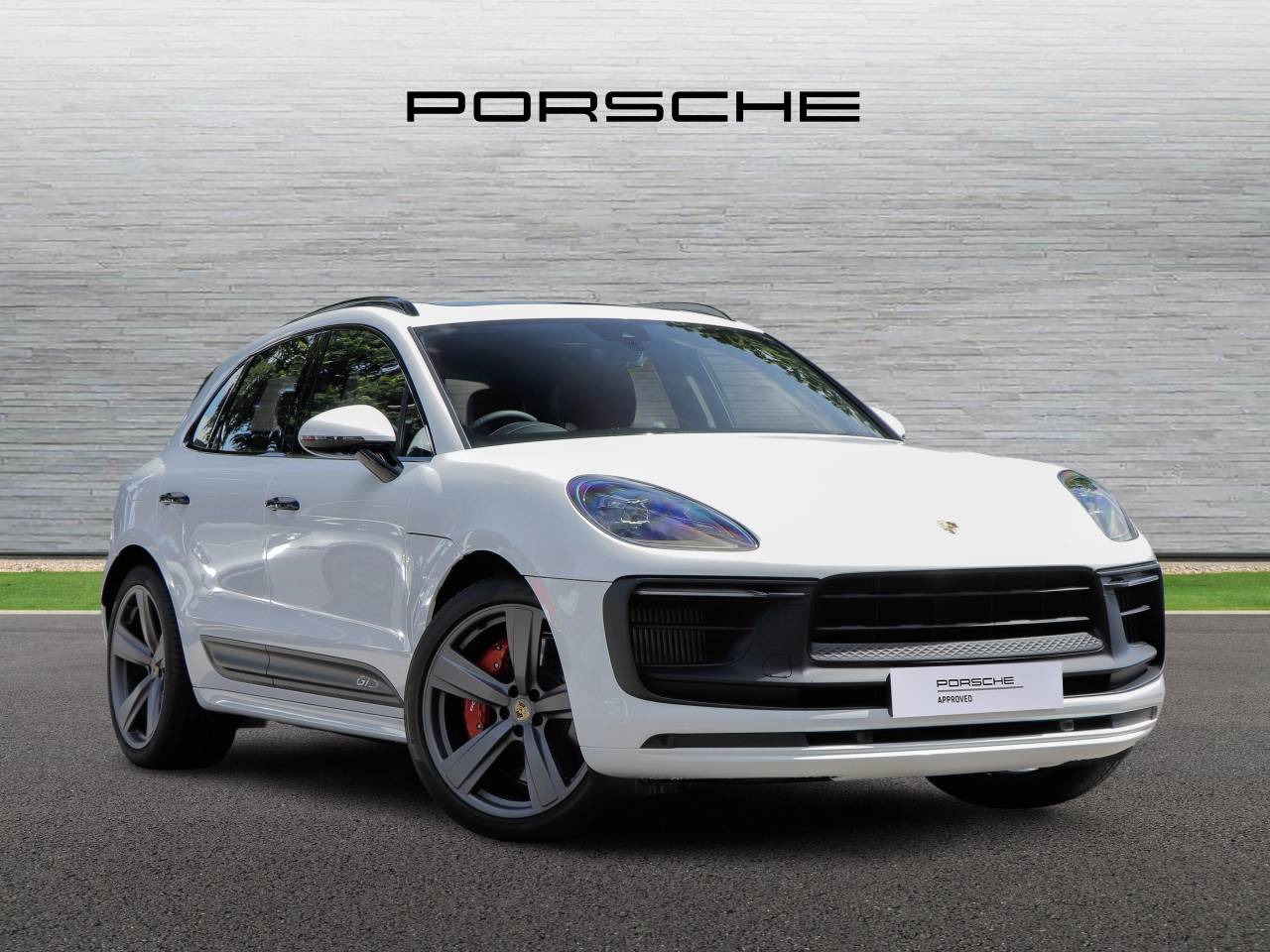 Main listing image - Porsche Macan