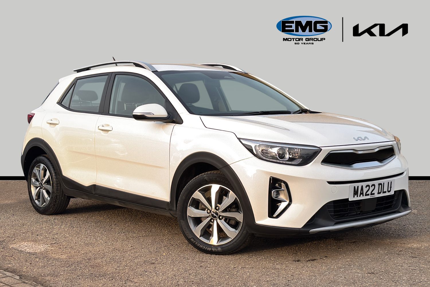 Main listing image - Kia Stonic