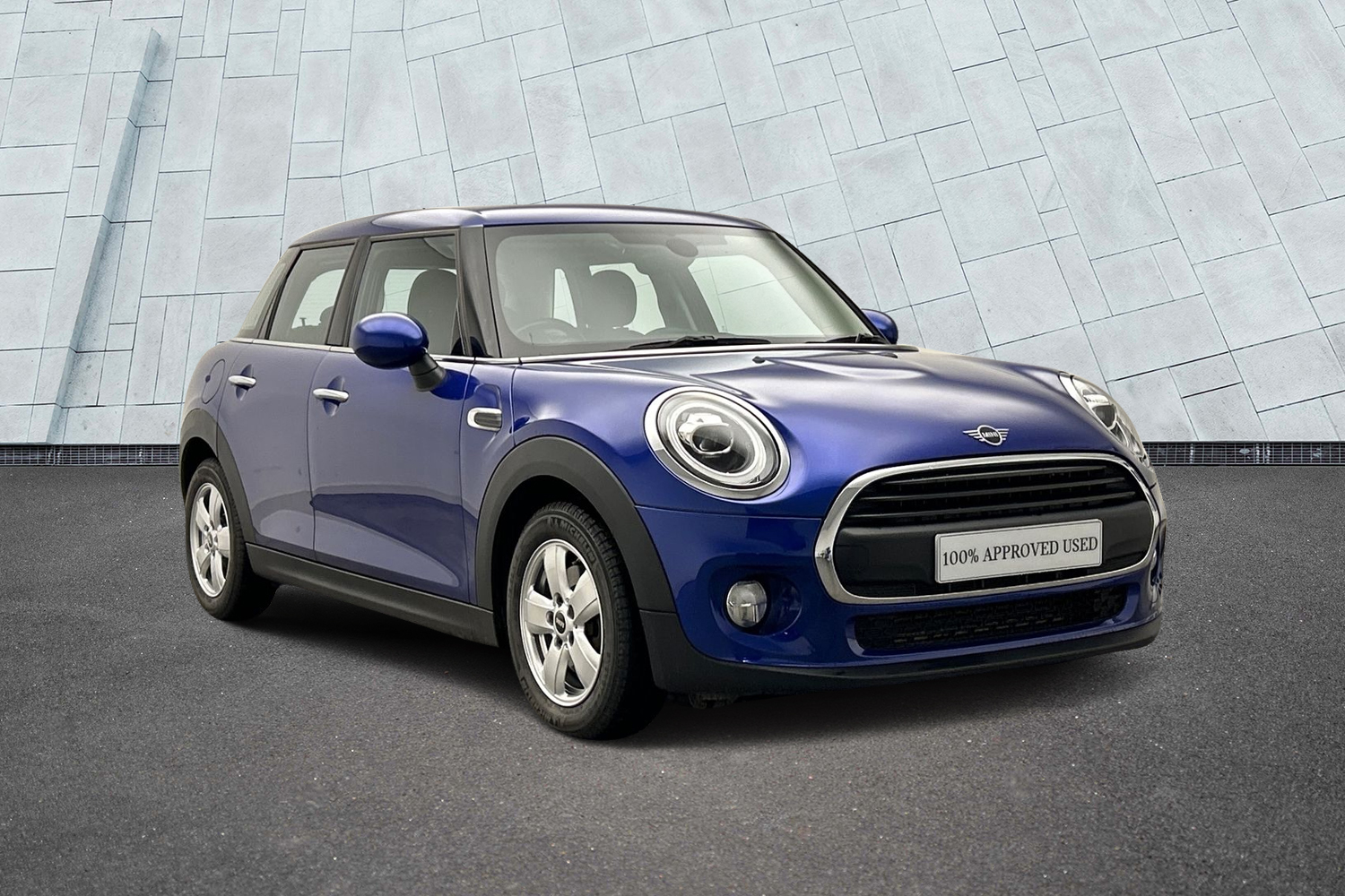 Main listing image - MINI Hatchback 5dr