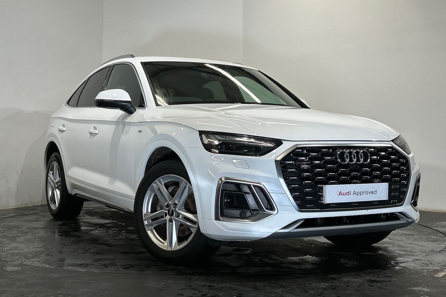 Main listing image - Audi Q5 Sportback