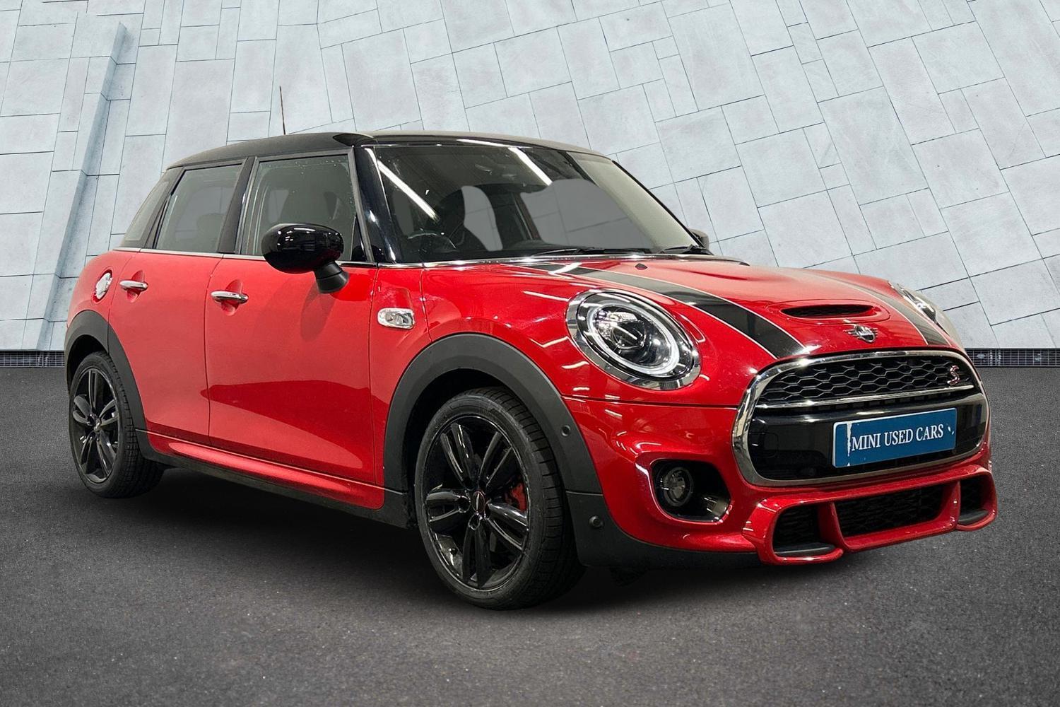 Main listing image - MINI Hatchback 5dr