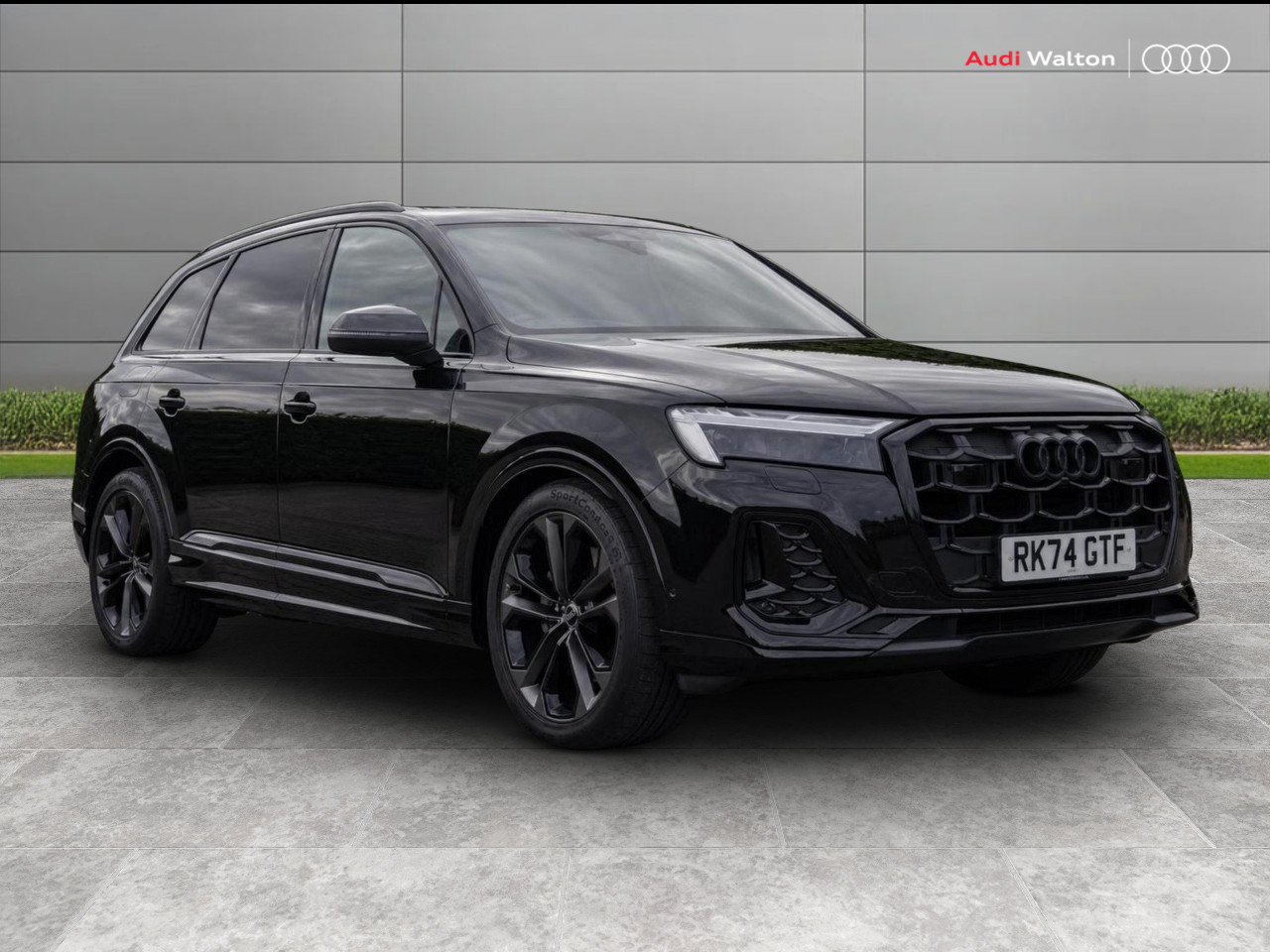 Main listing image - Audi Q7