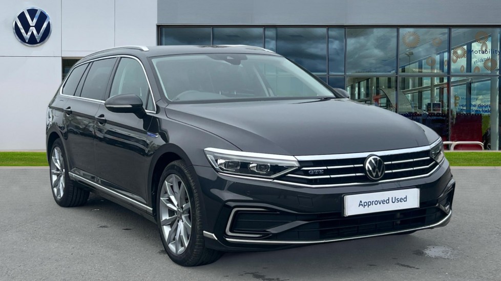 Main listing image - Volkswagen Passat GTE