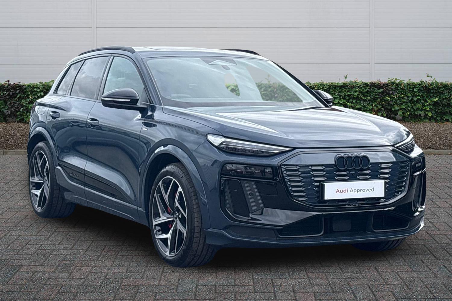 Main listing image - Audi Q6 e-tron
