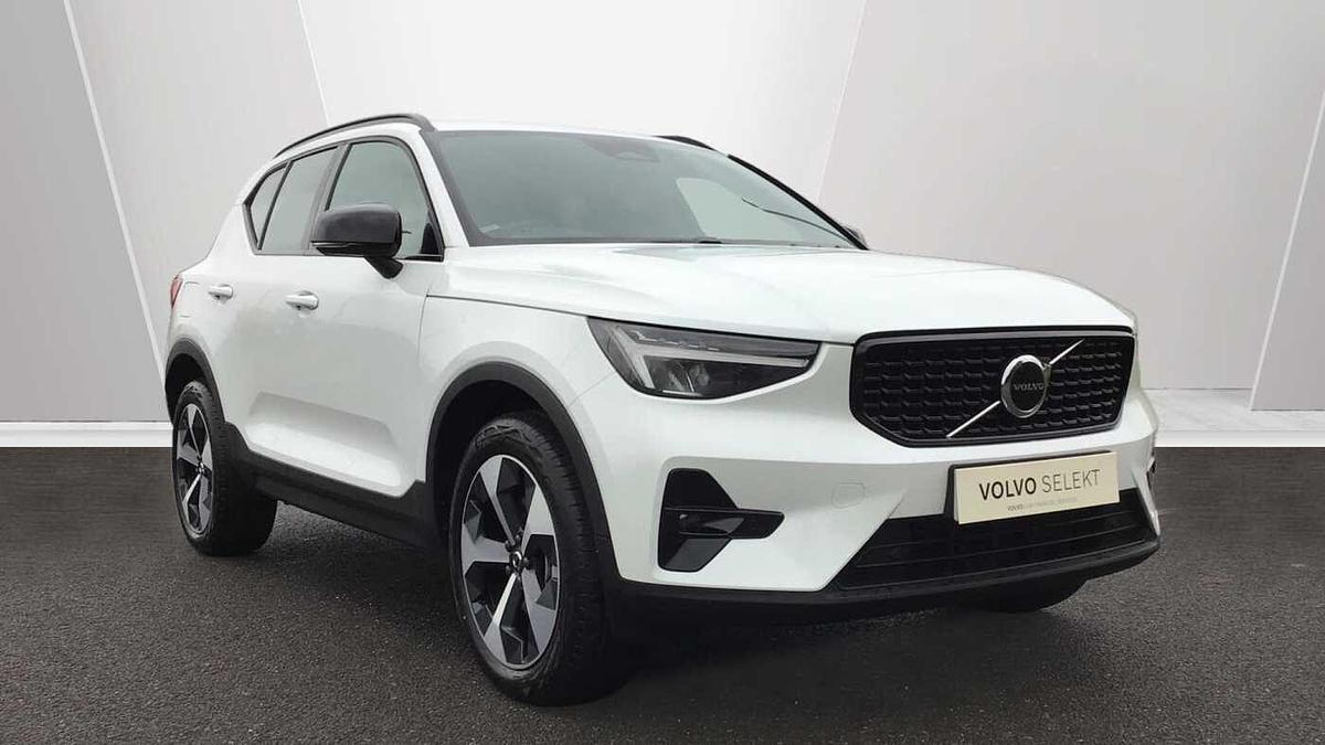 Main listing image - Volvo XC40