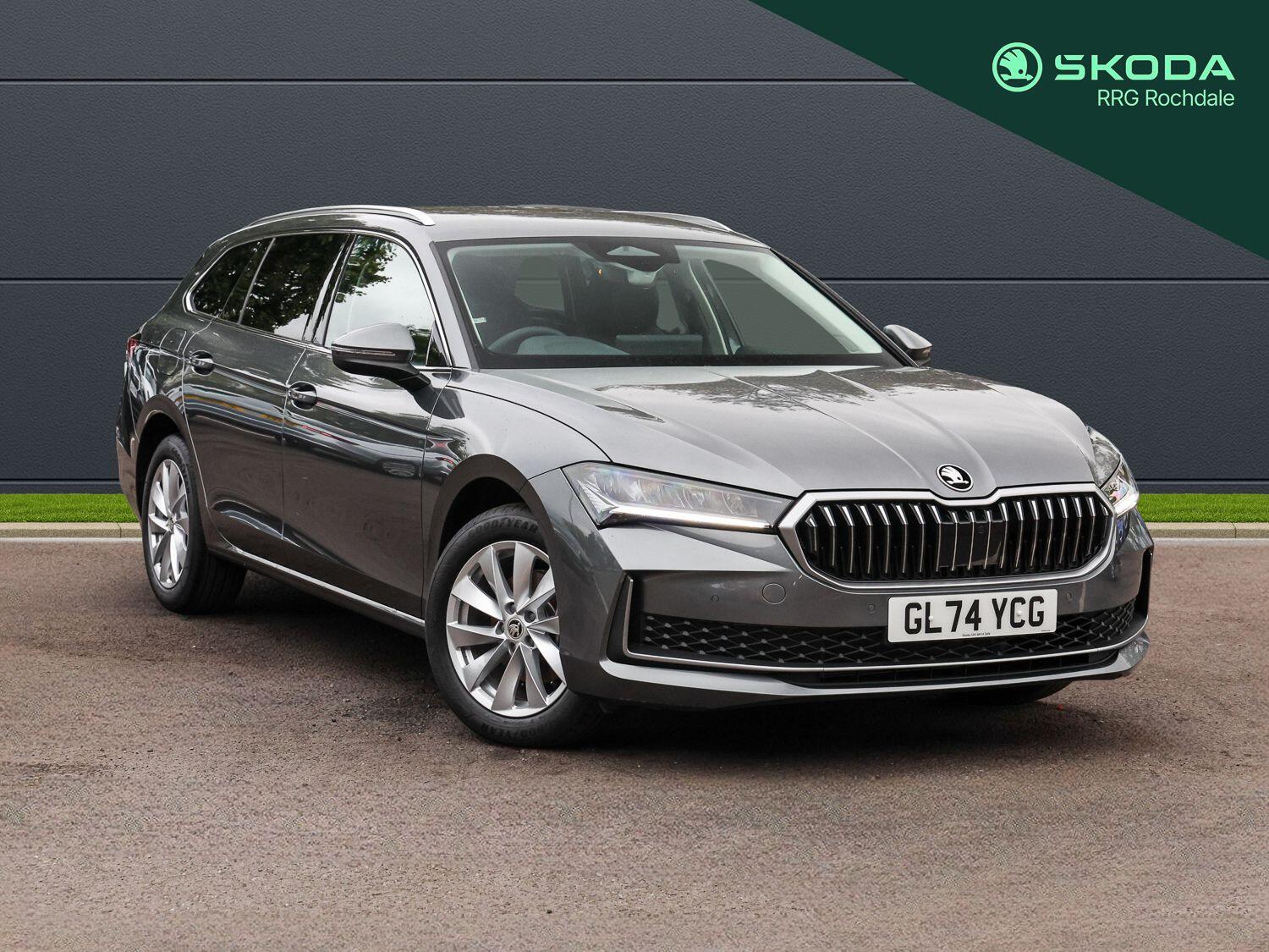 Main listing image - Skoda Superb Estate