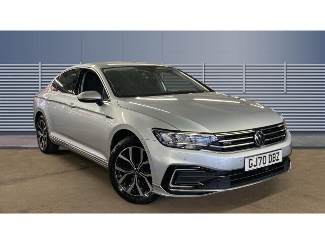 Main listing image - Volkswagen Passat GTE