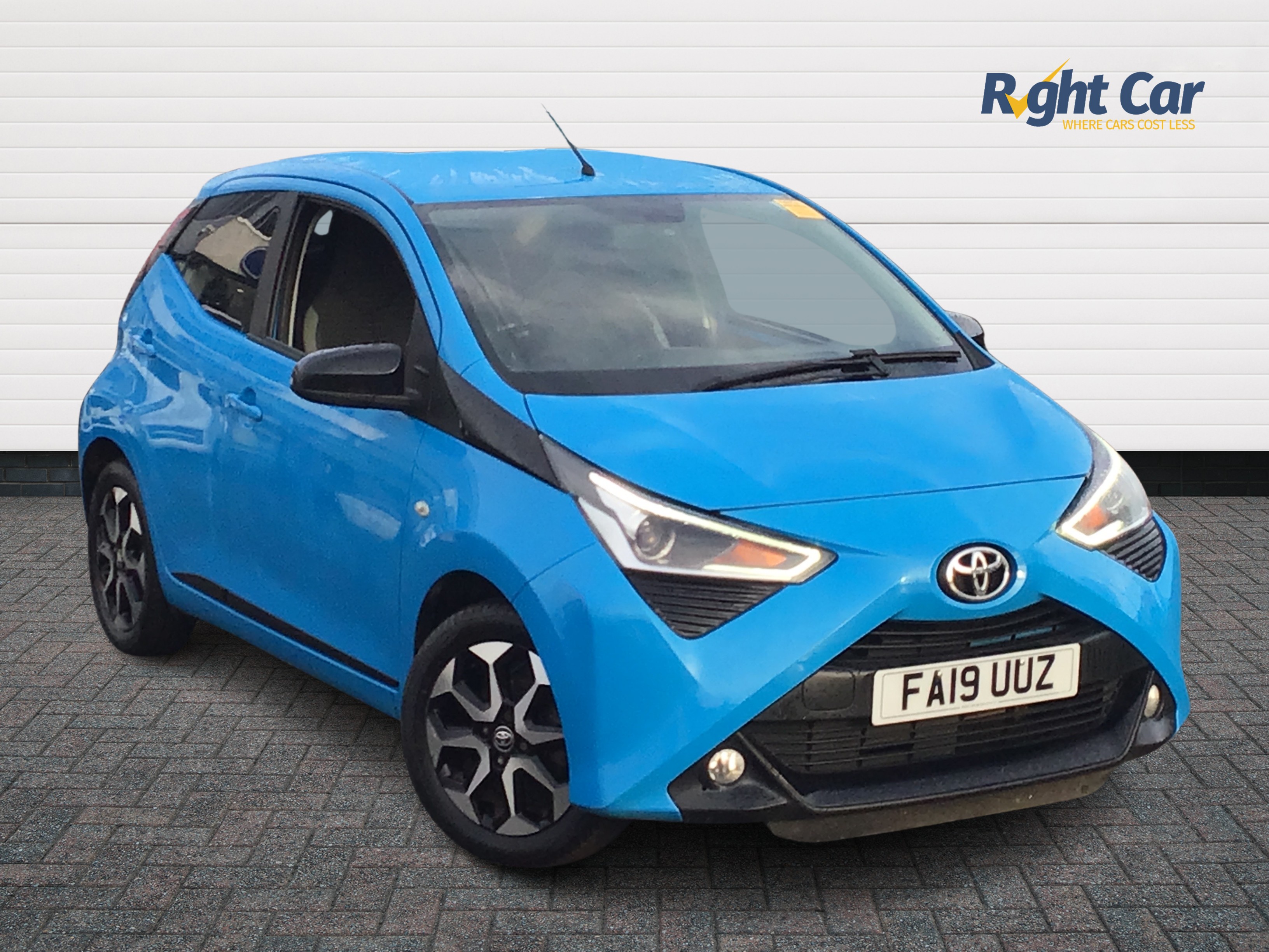 Main listing image - Toyota Aygo