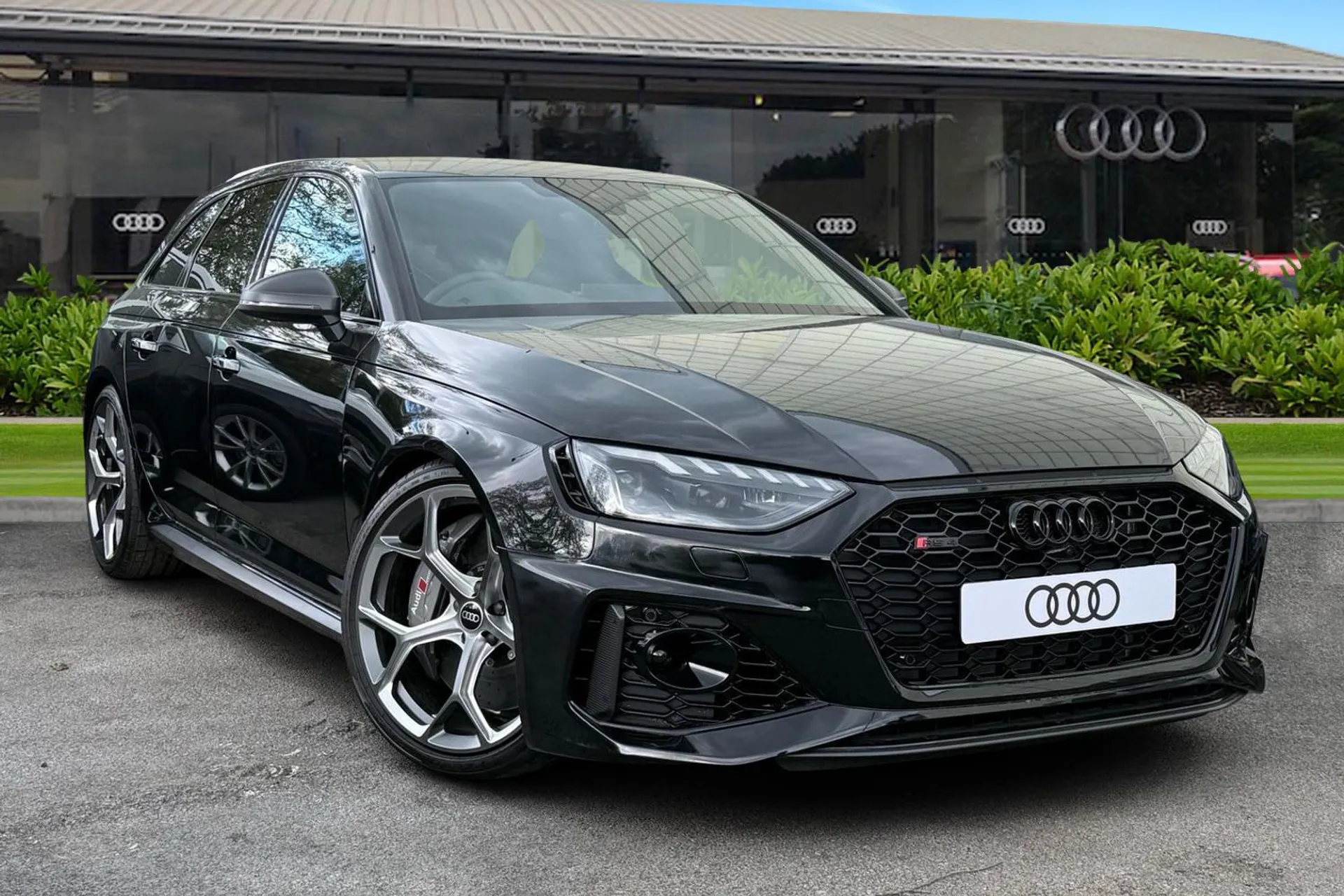 Main listing image - Audi RS4